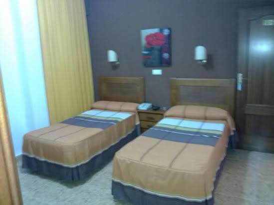 Hostal Argentina Caces Kültér fotó