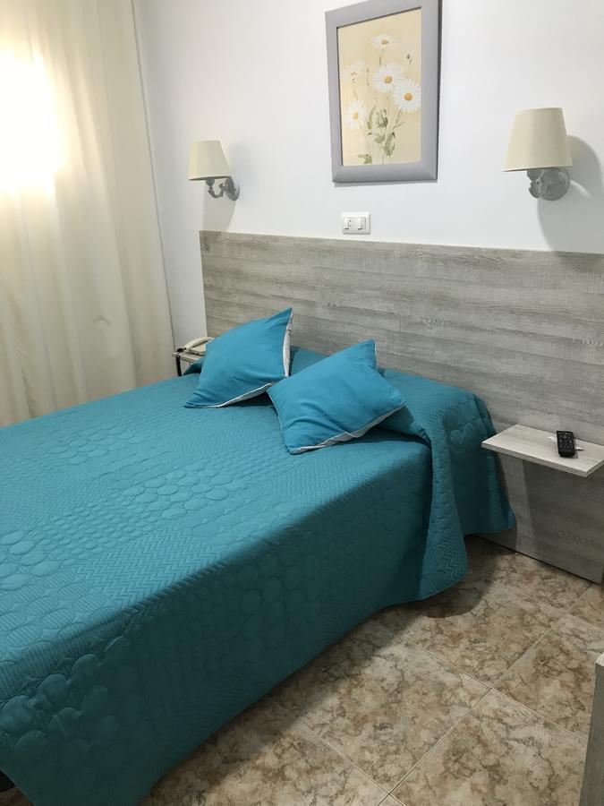 Hostal Argentina Caces Kültér fotó