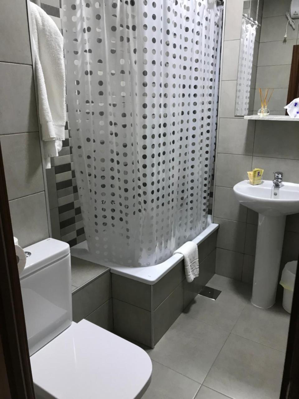 Hostal Argentina Caces Kültér fotó
